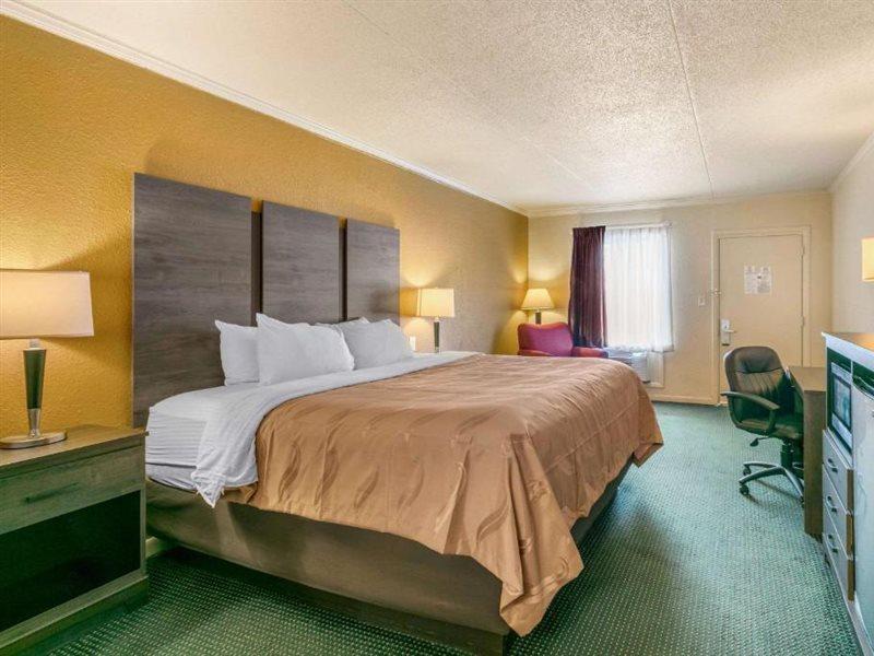 Quality Inn マンチェスター エクステリア 写真